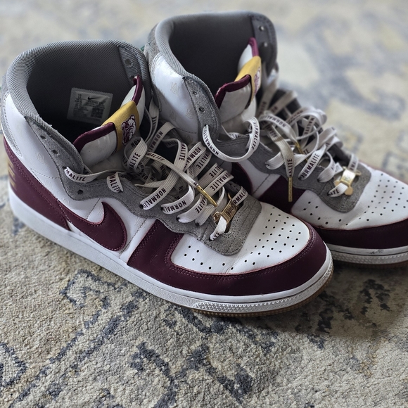 Nike Gray and Maroon Sneakers - Picture 1 of 6